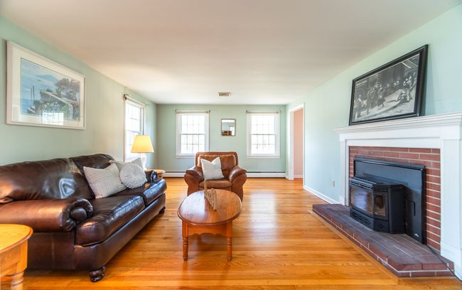 69 Essex Rd, House other with 4 bedrooms, 2 bathrooms and null parking in Old Saybrook CT | Image 8