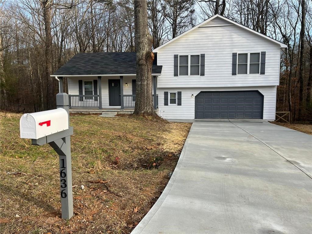Riverview Ct, Auburn, GA 30011
