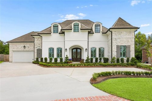 117 Oak Park Ct, Belle Chasse, LA, 70037-1729 | Card Image