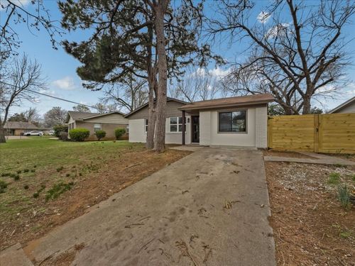 802 Nl Robinson Drive, Arlington, TX, 76011 | Card Image