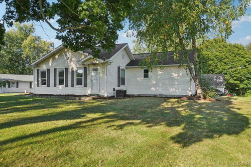 9295 Newburg Rd, Tecumseh, MI, 49286-9758 | Card Image