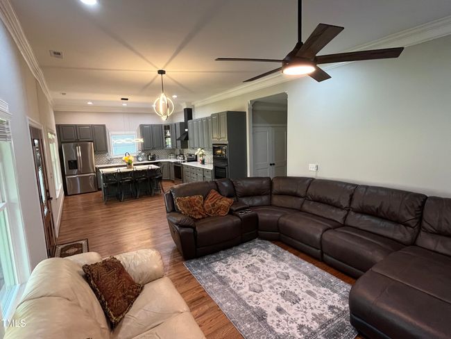 Living Room - 223 E Nash | Image 10