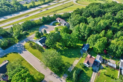 1226 Harding Dr, Grand Blanc, MI, 48507-4246 | Card Image