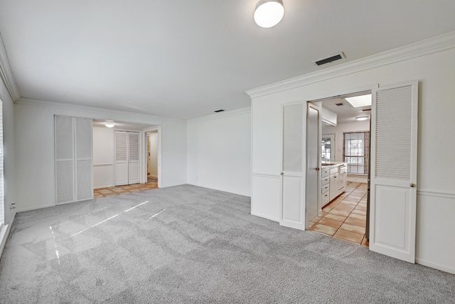 1700 Barton Hills Dr, House other with 3 bedrooms, 2 bathrooms and 3 parking in Austin TX | Image 8