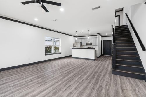 913 Panama St, Houston, TX, 77009-6846 | Card Image