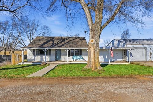 23151 207th St, Tonganoxie, KS, 66086-4146 | Card Image