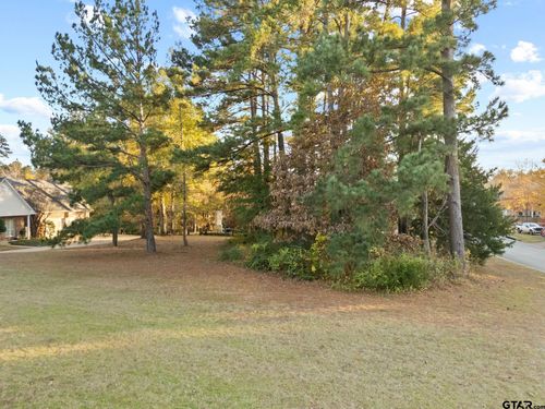 2022 Pinehurst St, Tyler, TX, 75703-5833 | Card Image