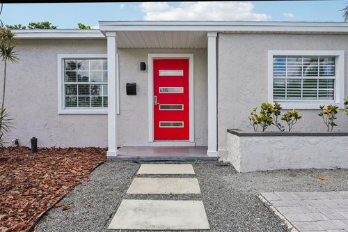 784 87th Ave N, St Petersburg, FL, 33702-3424 | Card Image
