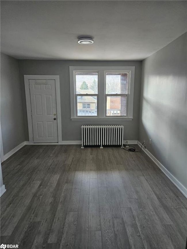 7 - 917 Main St E, House attached with 2 bedrooms, 1 bathrooms and null parking in Hamilton ON | Image 4