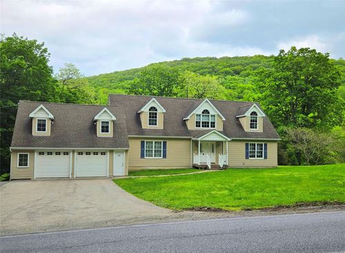 90 Mill St, Putnam Valley, NY, 10579-3232 | Card Image