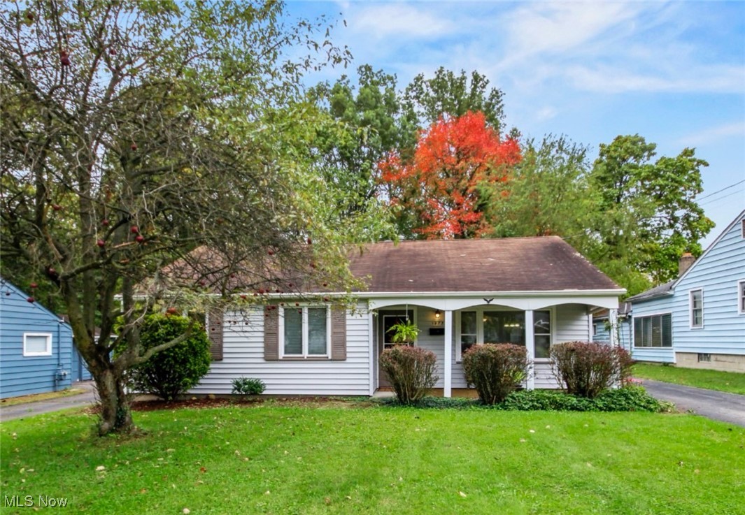 Meadowbrook Ave, Youngstown, OH 44514
