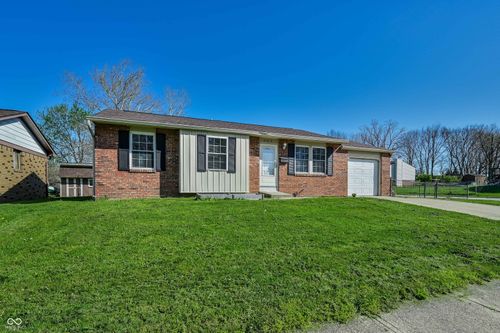 502 Dangerfield Dr, Beech Grove, IN, 46107-2562 | Card Image