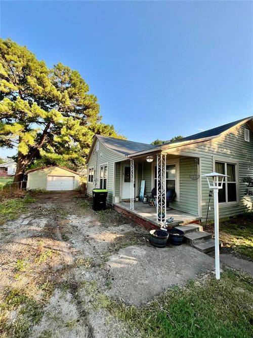 603 Burns St, Holdenville, OK, 74848-5630 | Card Image