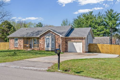 673 Buttercup Dr, Clarksville, TN, 37040-5640 | Card Image