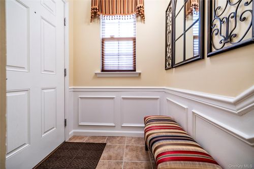 64 Wexford Ln, Oceanside, NY, 11572-5220 | Card Image