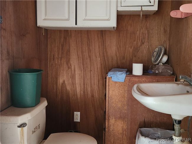 Half Bath in Quanset | Image 30