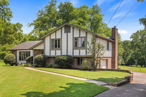 212 Montchanin Dr, Old Hickory, TN, 37138-2121 | Card Image