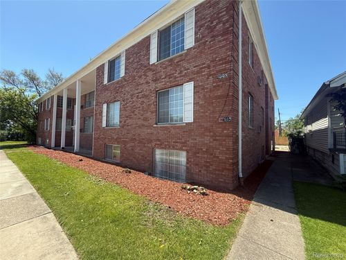 10101 Cadieux Rd, Detroit, MI, 48224-5804 | Card Image