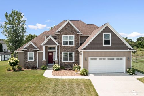 9275 Village Meadows Dr, Temperance, MI, 48182-8812 | Card Image