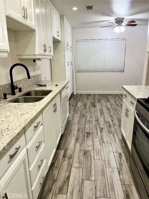 unit-31-2011 W Katella Ave, Anaheim, CA, 92804-6539 | Card Image