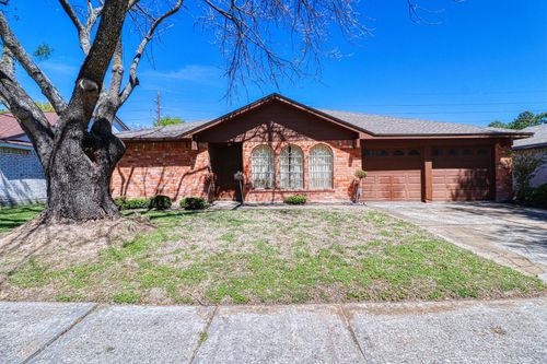 3446 Cheaney Dr, Houston, TX, 77066-4910 | Card Image