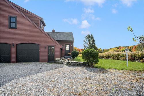 318 Sutton St, Uxbridge, MA, 01569-1136 | Card Image