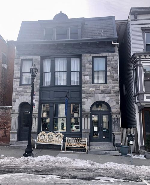3-431 Warren St, Hudson, NY, 12534-2490 | Card Image