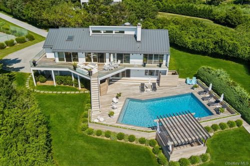 30 Tanners Neck Ln, Westhampton, NY, 11977-1428 | Card Image