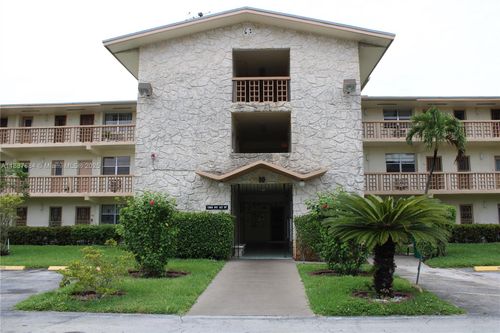 apt-107-1395 Ne 167th St, North Miami Beach, FL, 33162-2703 | Card Image