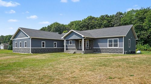 5819 Horse Creek Dr, Saint Louis, MI, 48880-8216 | Card Image