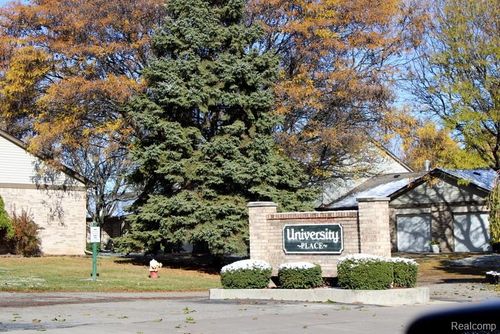 15-14820 Paris Ct, Allen Park, MI, 48101-3081 | Card Image