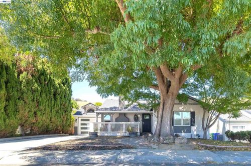 16004 Wellington Way, San Leandro, CA, 94578-1445 | Card Image