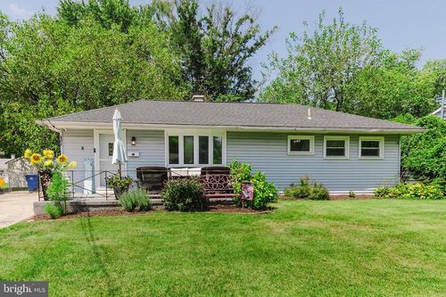 8 Hollybrook Ave, LUMBERTON, NJ, 08048-3022 | Card Image