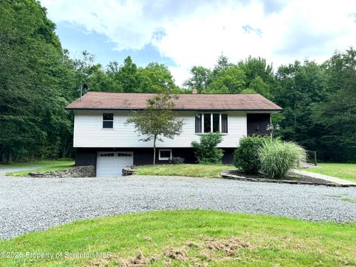 713 Elk Lake Dr, Waymart, PA, 18472-6104 | Card Image