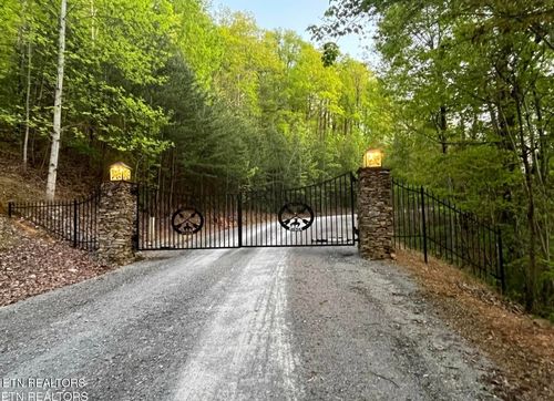 124 Indian Ridge, Tellico Plains, TN, 37385 | Card Image