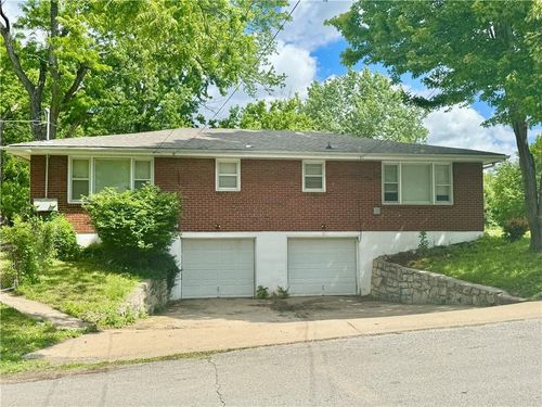11122 E 20th St S, Independence, MO, 64052-3423 | Card Image