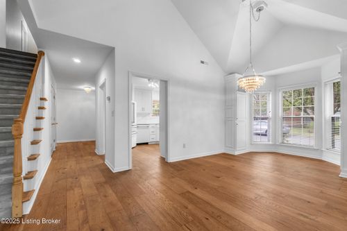 411 Eastgate Village Wynde, Louisville, KY, 40223-4770 | Card Image