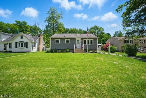 22 Beaver Brook Ln, Denville, NJ, 07834-1305 | Card Image