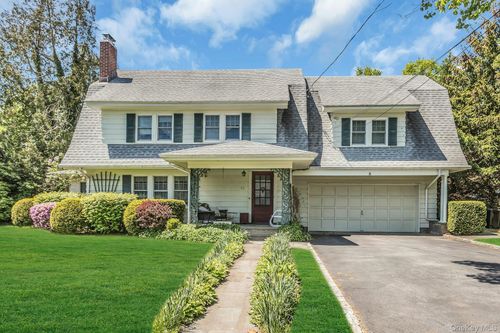 53 Burr Avenue, Huntington, NY, 11768 | Card Image