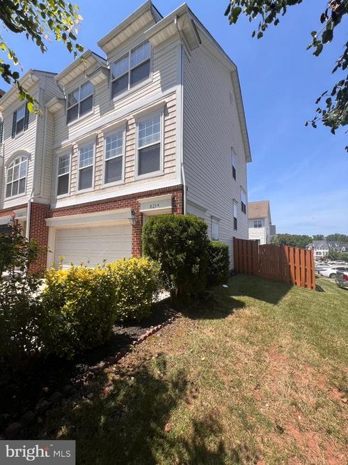 8234 Glade Bank Dr, MANASSAS, VA, 20111-5237 | Card Image