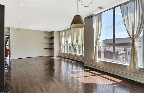 3b-3121 Central Ave, Union City, NJ, 07087-2433 | Card Image