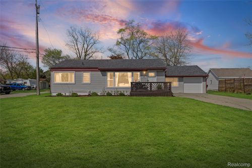 34585 Koch Ave, Sterling Heights, MI, 48310-5679 | Card Image