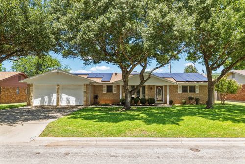 4304 9th St, Brownwood, TX, 76801-7317 | Card Image