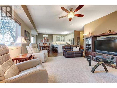 102-2300 Benvoulin Rd, Kelowna, BC, V1W2C6 | Card Image