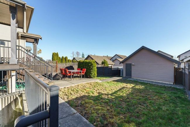 19430 66 A Avenue, House other with 3 bedrooms, 2 bathrooms and 2 parking in Surrey BC | Image 30