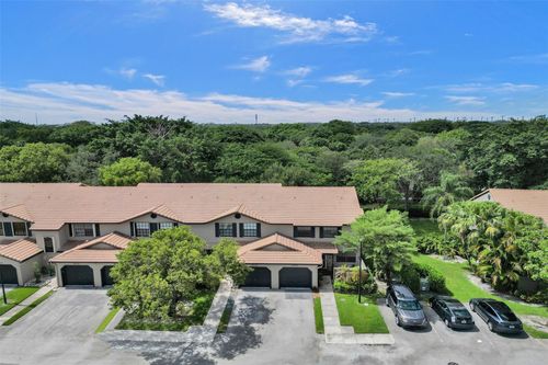 9117 Vineyard Lake Dr, Plantation, FL, 33324-1110 | Card Image
