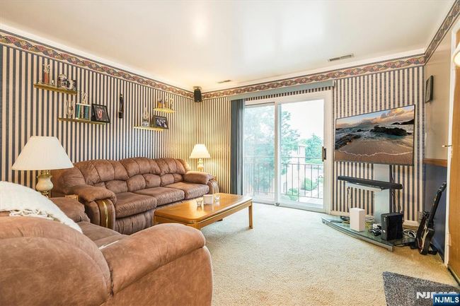 34 John St, Condo with 2 bedrooms, 1 bathrooms and null parking in Bloomfield NJ | Image 11