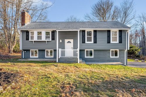 4 Melody Ln, Pelham, NH, 03076-3526 | Card Image