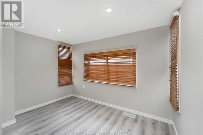 1061 Highland Ave, House other with 4 bedrooms, 3 bathrooms and null parking in Windsor ON | Image 23