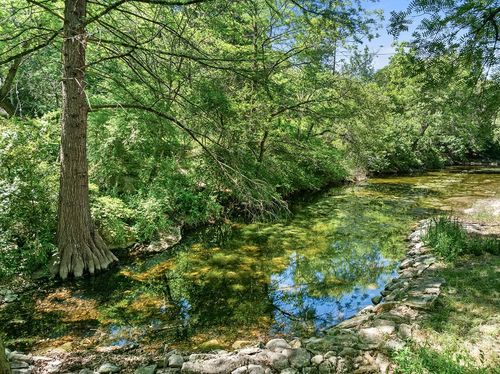 1 Shadybrook Cv, Austin, TX, 78746-2801 | Card Image